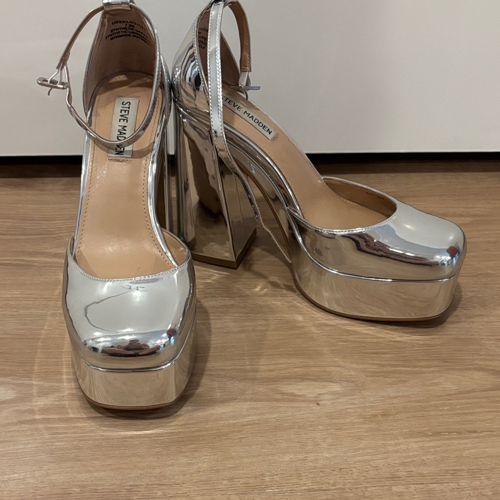 Steve Madden Metallic Platform Pumps
